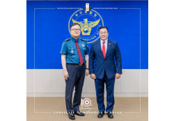 ПУСАН ХОТЫН ЦАГДААГИЙН ГАЗРЫН ДАРГА КИМ СОН ХИ-тэй ТАНИЛЦАХ УУЛЗАЛТ ХИЙЛЭЭ.