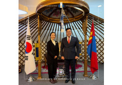 ПУСАНЫ ОЛОН УЛСЫН БҮЖГИЙН ФЕСТИВАЛЬД МОНГОЛ УЛС АНХ УДААГАА ӨРГӨН БҮРЭЛДЭХҮҮНТЭЙГЭЭР ОРОЛЦОХООР БОЛЛОО.