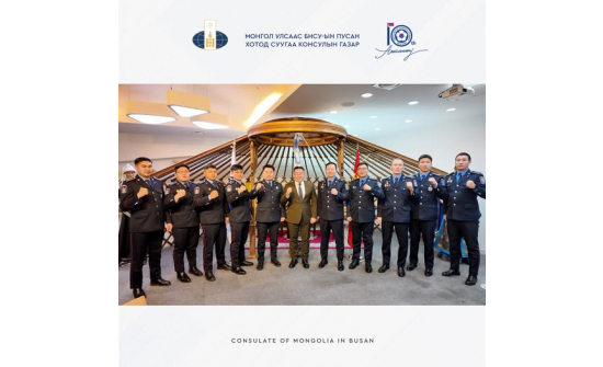 МЭРГЭЖИЛ ДЭЭШЛҮҮЛЖ БУЙ ЦАГДААГИЙН АЛБАН ХААГЧДЫГ ХҮЛЭЭН АВЧ УУЛЗАН ЦААШИД КИБЕР ГЭМТ ХЭРЭГ, ХАР ТАМХИТАЙ ТЭМЦЭХ ЧИГЛЭЛД МЭРГЭШҮҮЛЭХ СУРГАЛТ, ХӨТӨЛБӨРИЙГ НЭМЭГДҮҮЛЭН АЖИЛЛАХ ТАЛААР САНАЛ СОЛИЛЦЛОО.